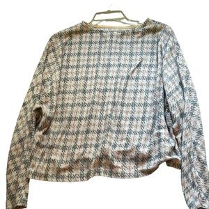 plaid gingham pastel colored light pink and grey crewneck long sleeve sweater